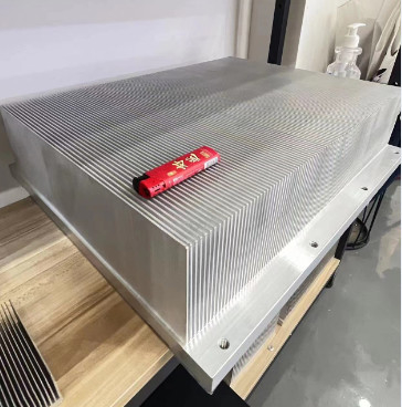 26KG radiateur esquivé en aluminium léger d'embase de l'usine LED pour la LED légère développée